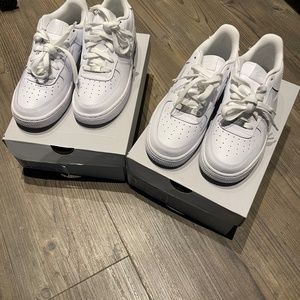 White Nike Af1’s